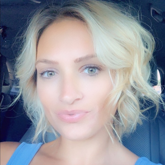 Meet your Posher, Vita - Picture 1 of 2